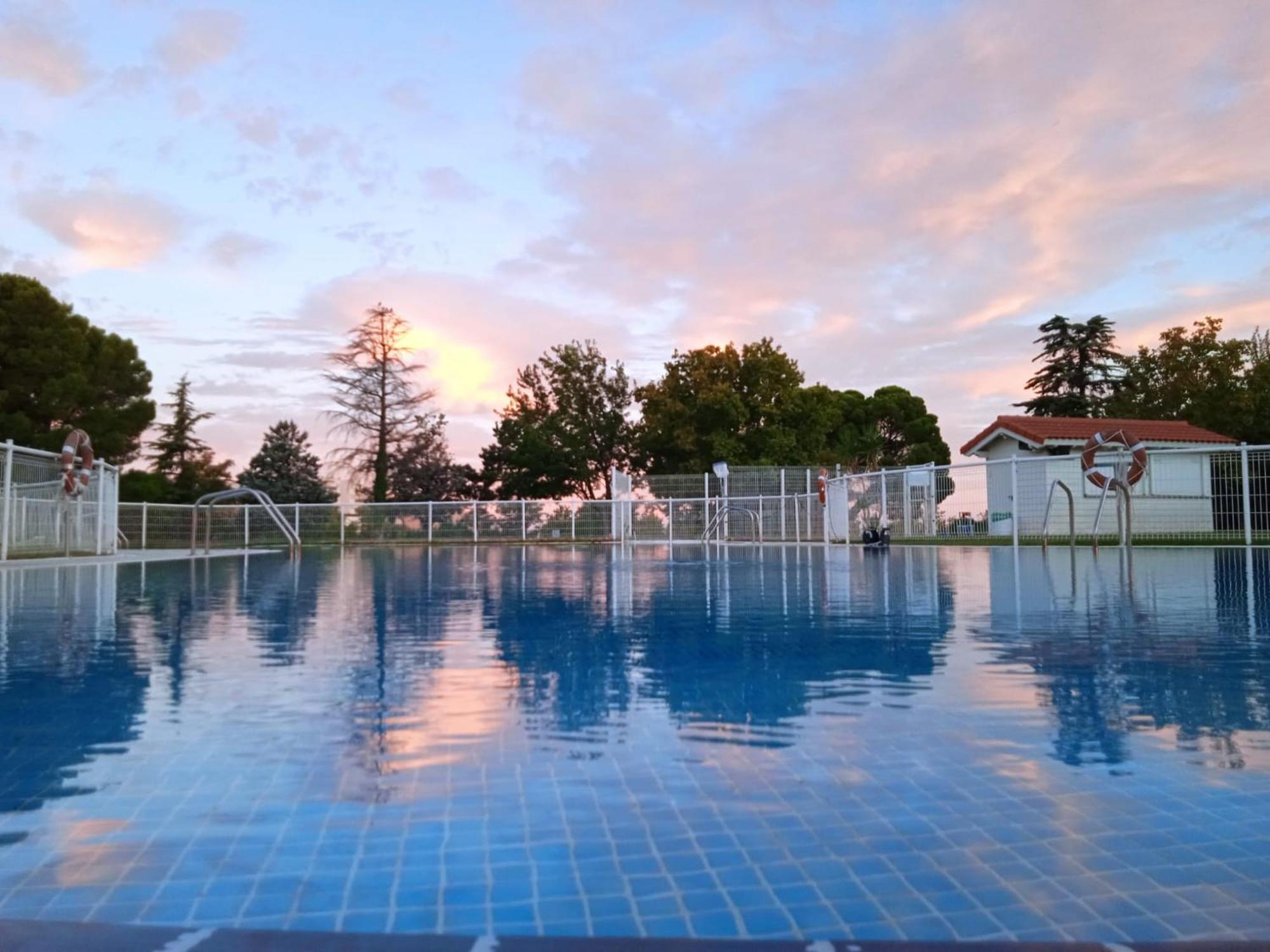 Albergue Zaragoza Camping 外观 照片