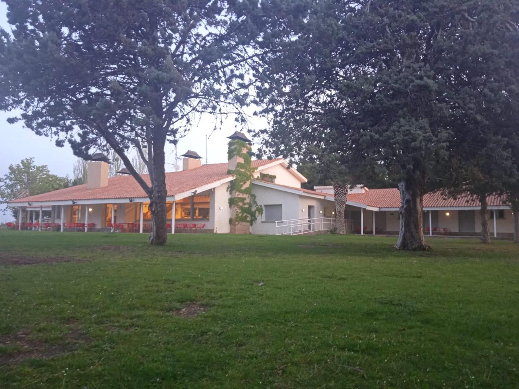 Albergue Zaragoza Camping 外观 照片