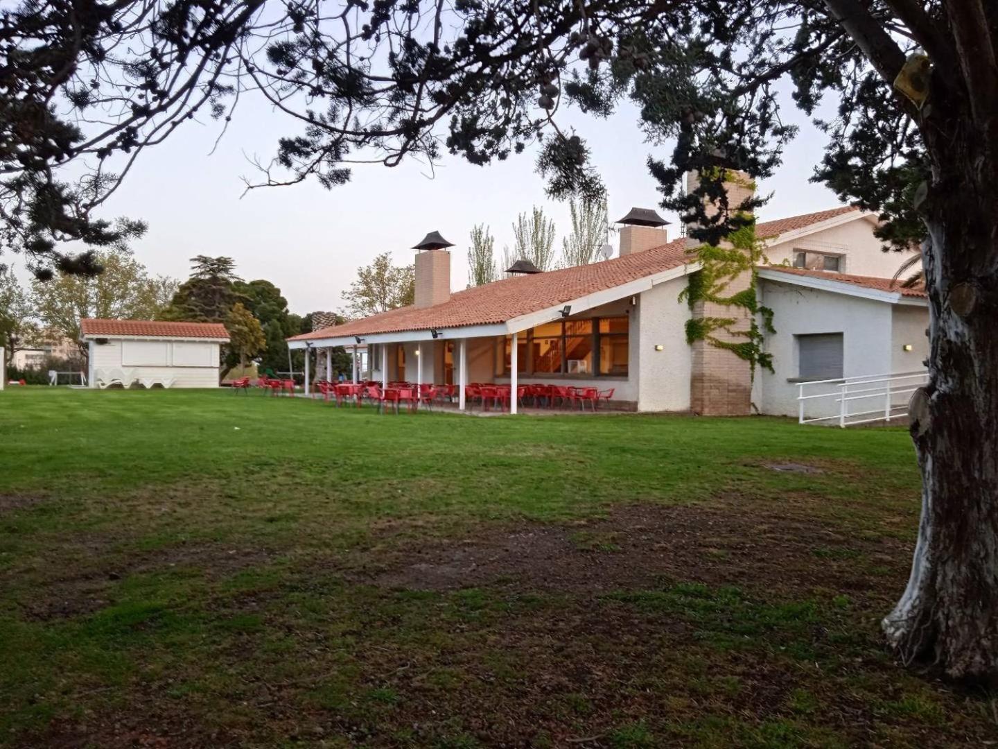 Albergue Zaragoza Camping 外观 照片