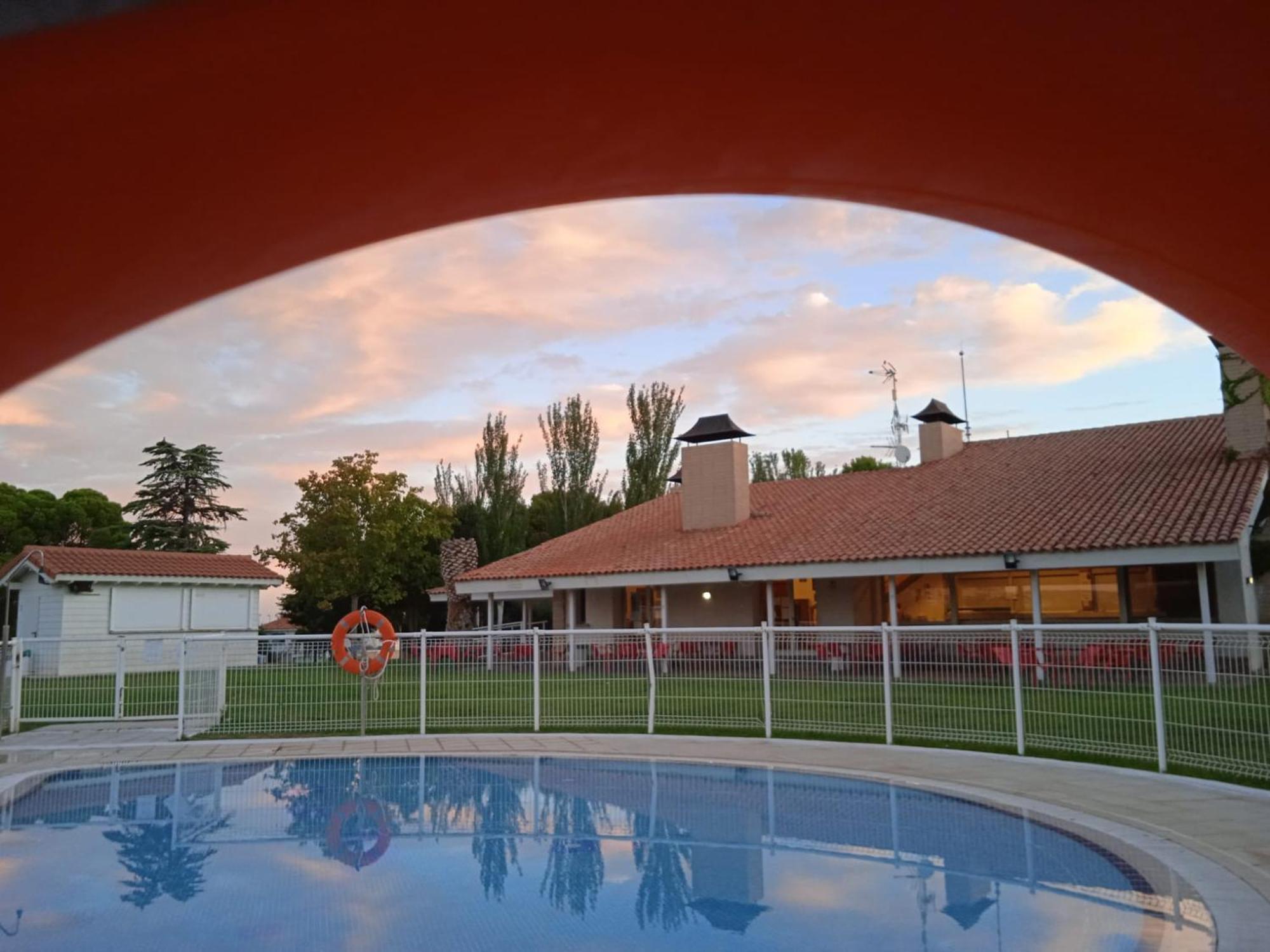 Albergue Zaragoza Camping 外观 照片