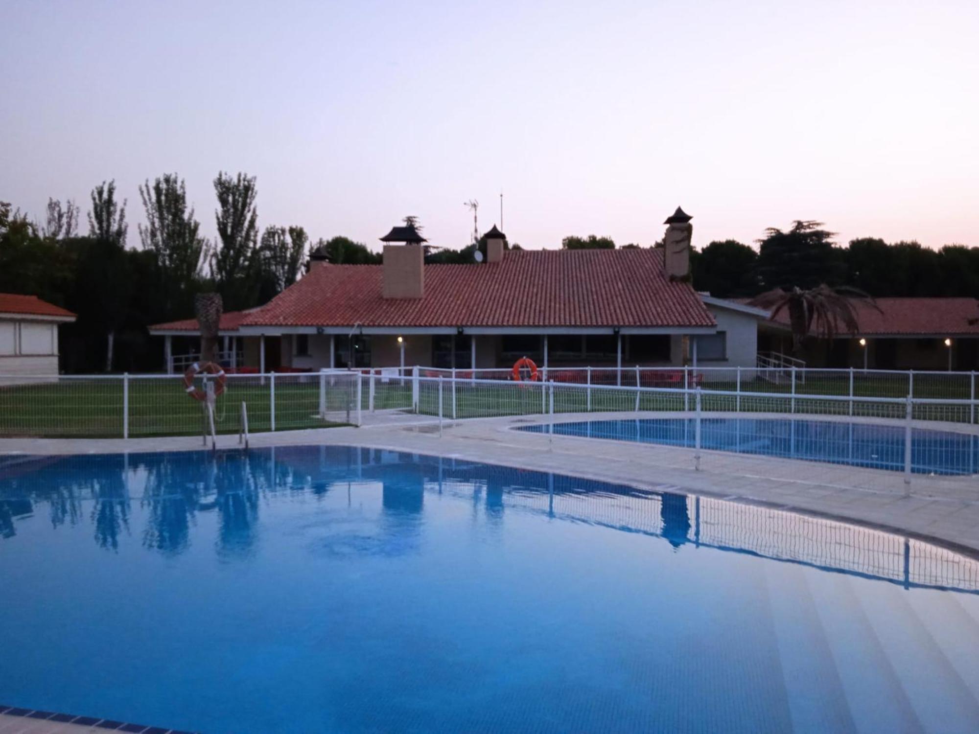 Albergue Zaragoza Camping 外观 照片