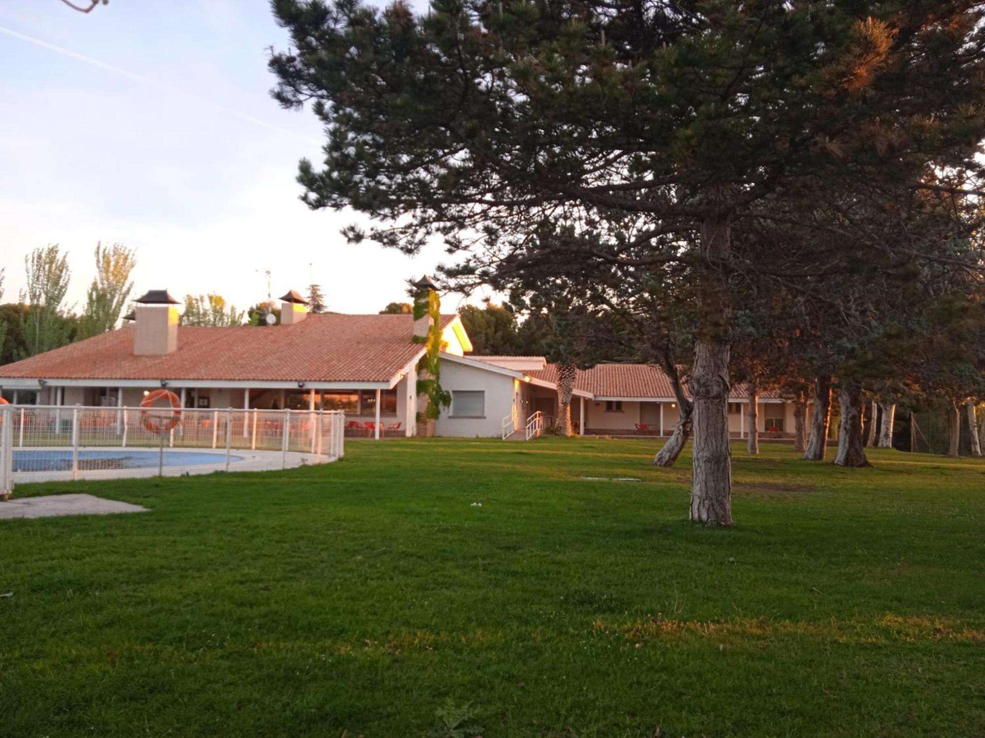Albergue Zaragoza Camping 外观 照片